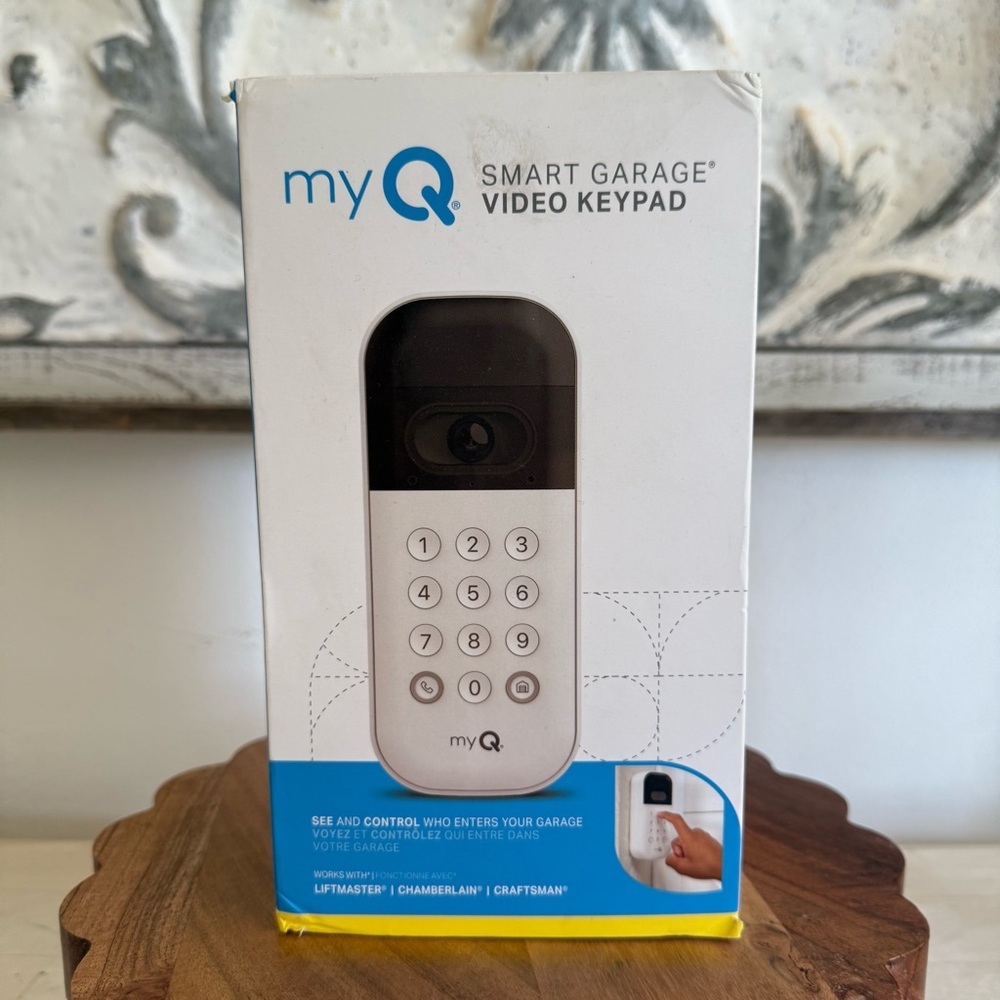 Smart Garage Video Keypad - Black and White